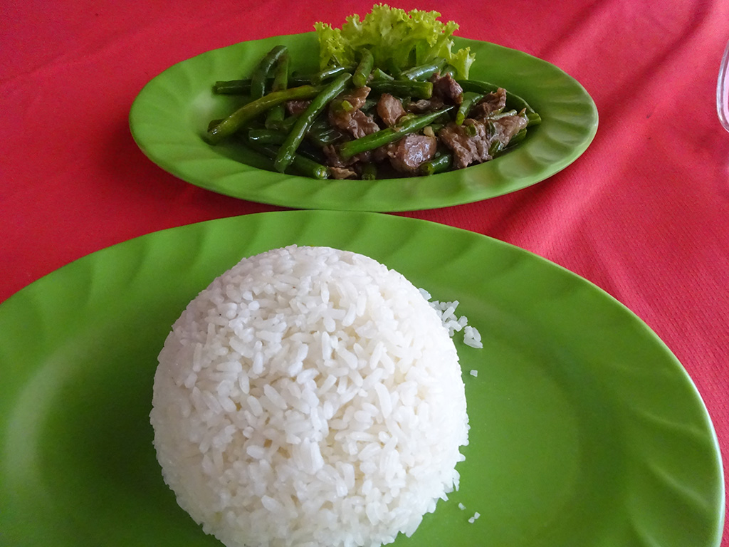 牛肉と長豆の炒め物@シェムリアップローカル屋台